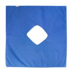 CAMPO DE TELA COLOR AZUL.